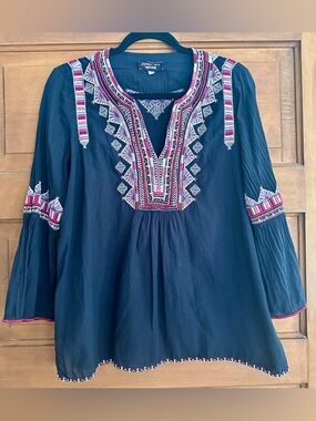 Johnny Was Navy Embroidered Boho Tunic with Pink Accents EUC, Sz Small S